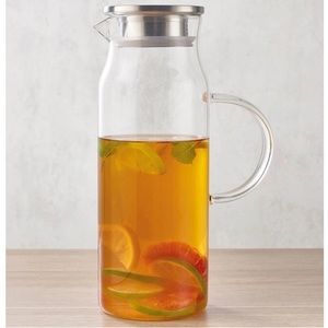 Maxwell & Williams Blend Glass Jug 1.5L w/ Stainless Steel Lid. Great Gift!